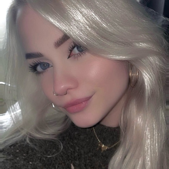 Meet your Posher, Christy - Picture 3 of 16